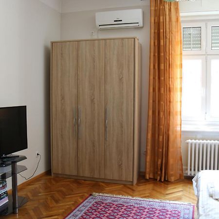 Apartment Centrum Novi Sad Rum bild