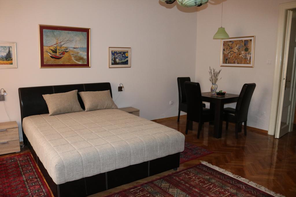 Apartment Centrum Novi Sad Exteriör bild